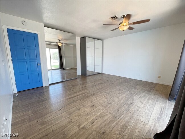 Building Photo - 3548 Silver Bend St