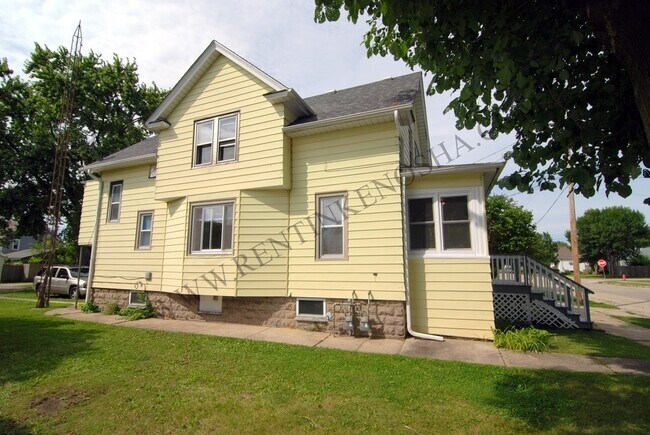 Building Photo - 4812 25th Ave