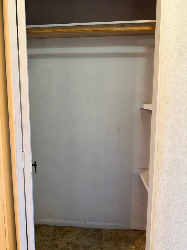 Building Photo - 4210 Ravine Rd