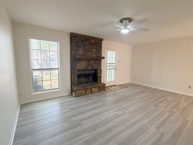 Building Photo - 6968 Wesley Ct