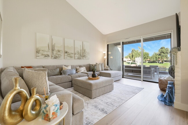 Building Photo - 236 Castellana S