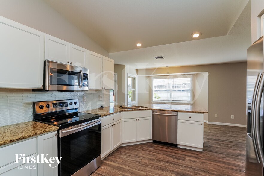 Building Photo - 1821 NW 23rd Ave