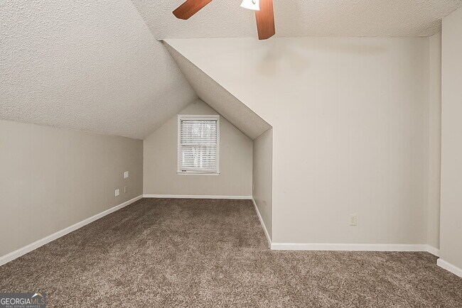 Building Photo - 337 Summer Pl