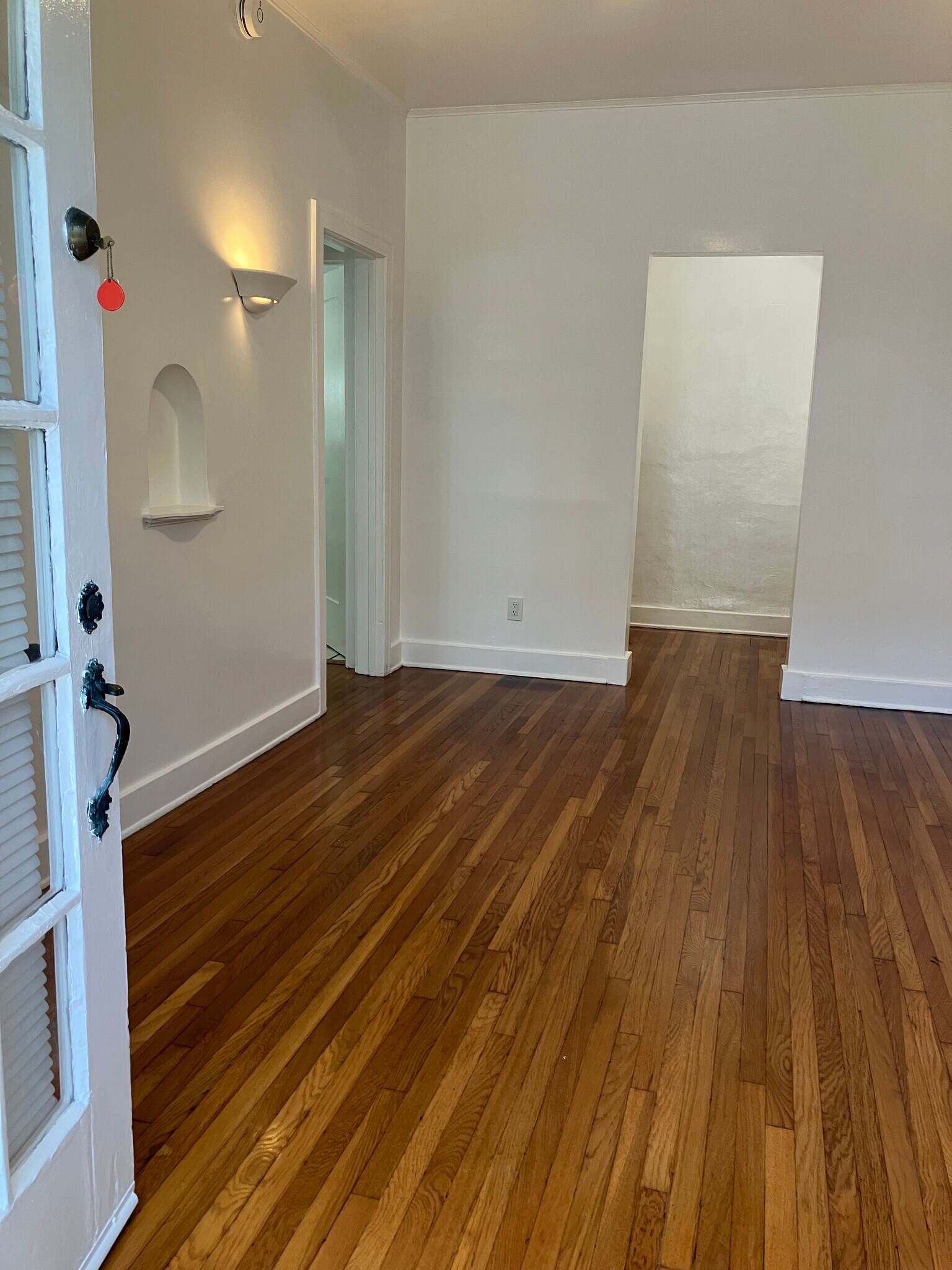 Building Photo - 2035 N Vista del Mar Ave