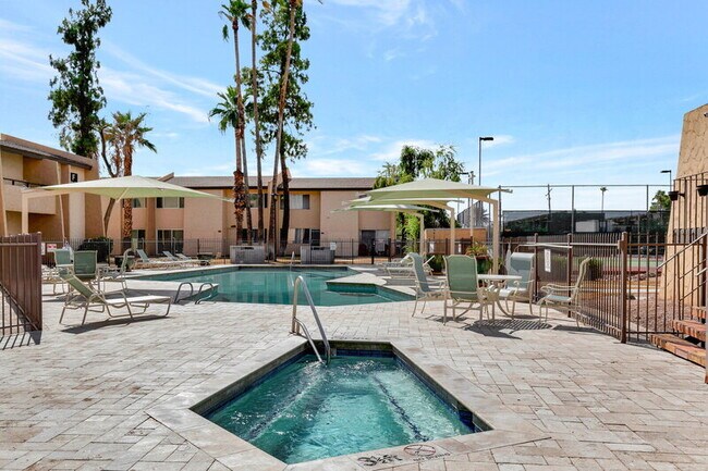 Building Photo - 8055 E Thomas Rd