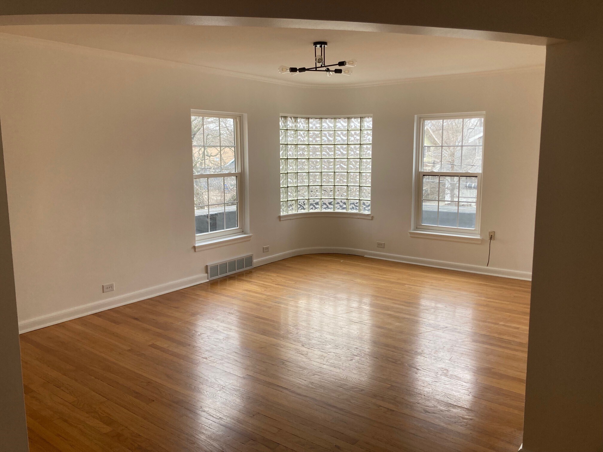 family room - 936 42nd St