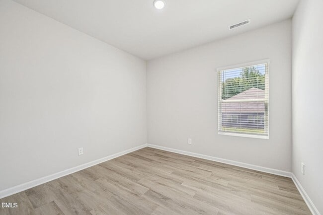 Building Photo - 721 Deschutes Dr