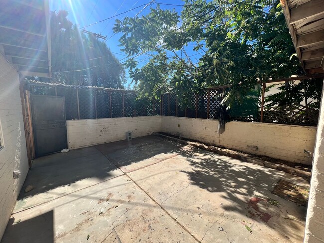 Building Photo - Studio Stand Alone Casita - Water and Trash Paid!