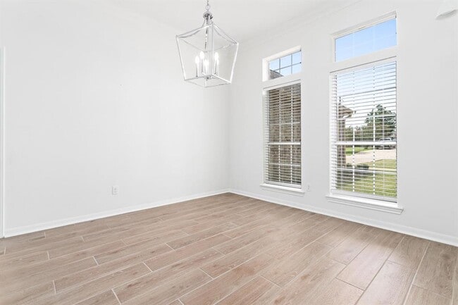 Building Photo - 7673 Rosewood Dr