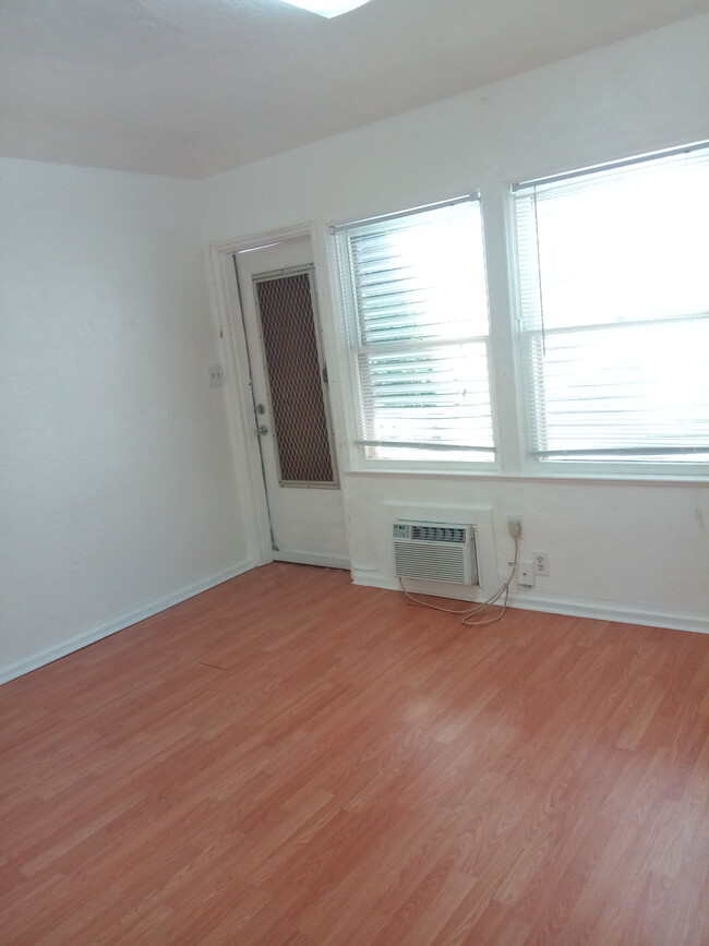 Bedroom - 220 N 20th Ave