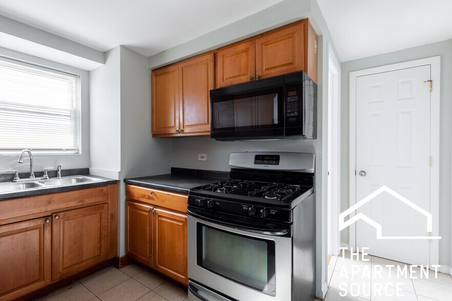 Building Photo - 1300 S 51st Ct