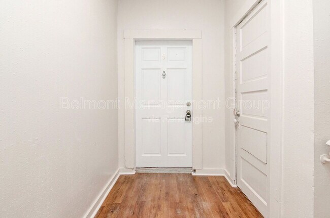 Building Photo - 611 S Park Ave