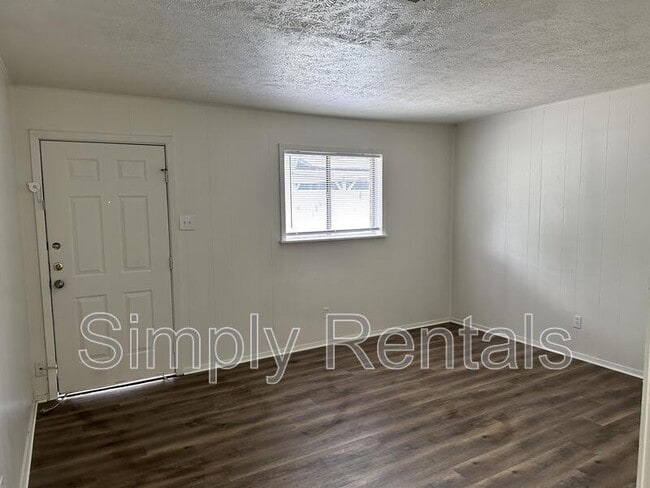 Building Photo - 2002 Washington St