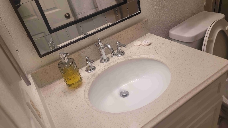 Building Photo - 5576 W Rochelle Ave.