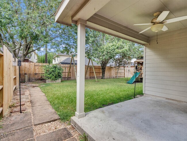Building Photo - 18011 Outback Lakes Tr