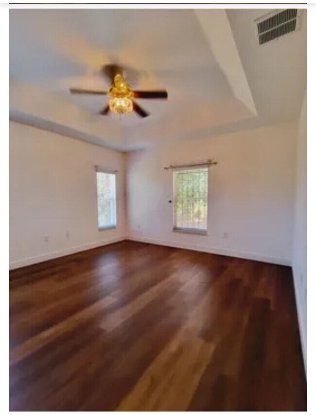 Building Photo - 807 Ware Ave NE