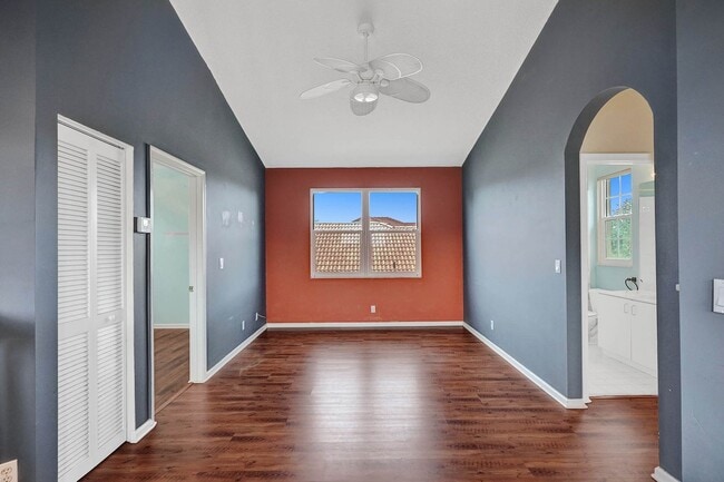 Building Photo - Amazing 4 Bedroom, 3 Bath home plus large 21'x11' loft located in Parkland Isles!