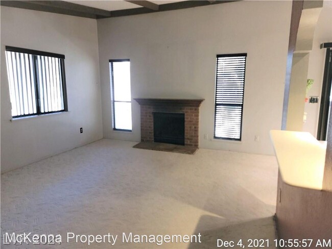 Building Photo - 2 br, 2 bath House - 4742 Obannon Drive #D