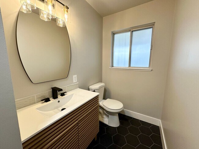 Building Photo - ½ Month Free! Beautifully Updated 3-Bedroom Ranch, Exceptional Amenities, Fenced Backyard, and 2-...