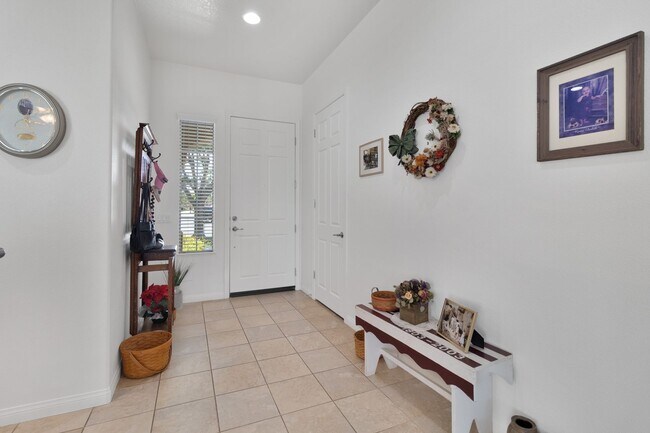 Building Photo - Beautiful Golf Course Home in Solera at Apple Valley (55+ Community)