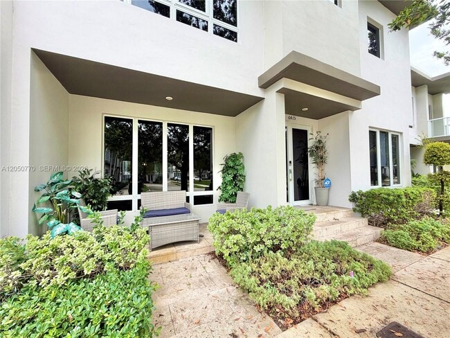 Building Photo - 6415 NW 105th Ct