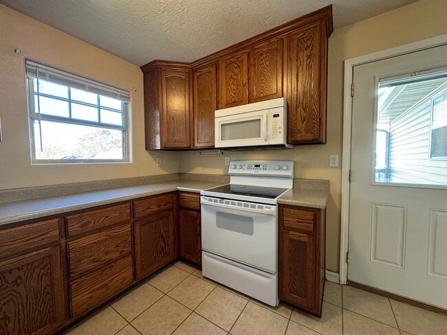 Building Photo - 3 Bedroom Home in Downtown Waynesville!