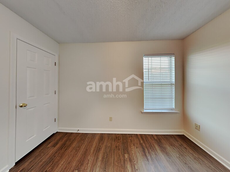 Building Photo - 1114 Green Fern Cv