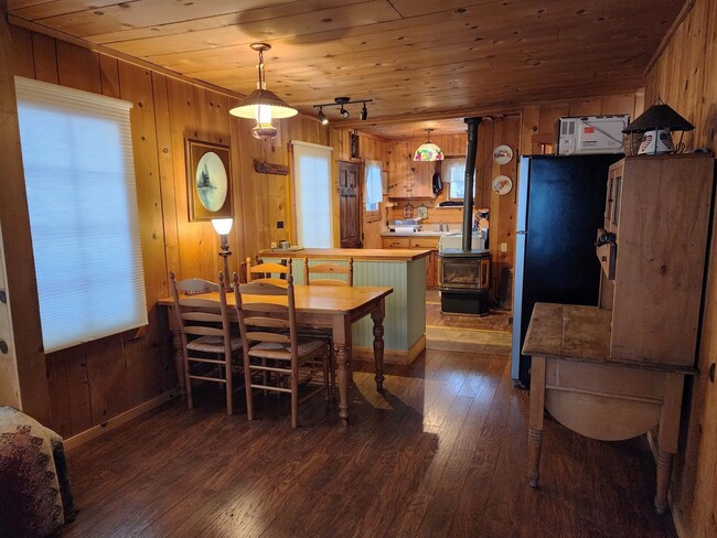 Building Photo - Furnished Cabin in Lake Tahoe-Nevada