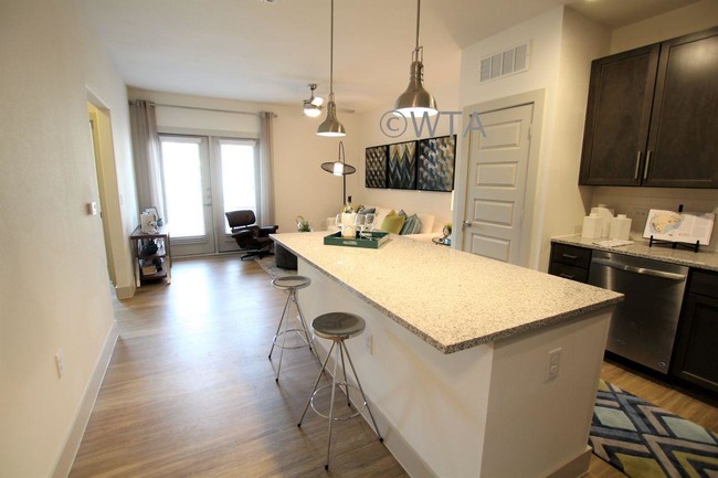 Building Photo - 1 bedroom in Austin Tx 78748