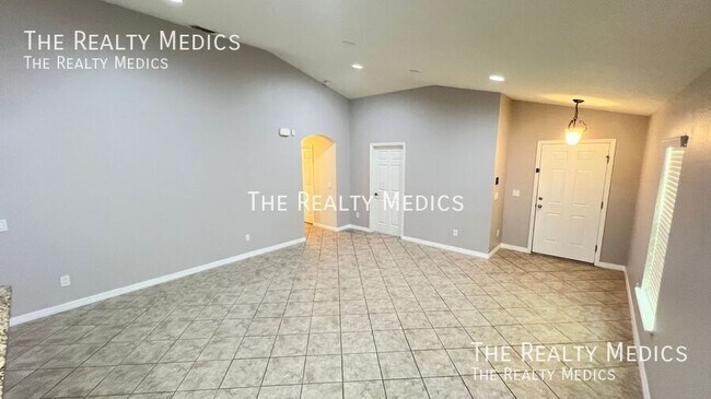 Building Photo - 1221 Bassano Way
