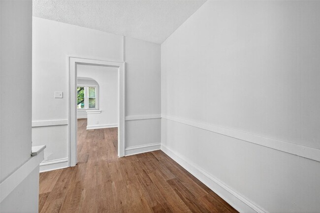 Building Photo - 5803 S Kings Highway Blvd