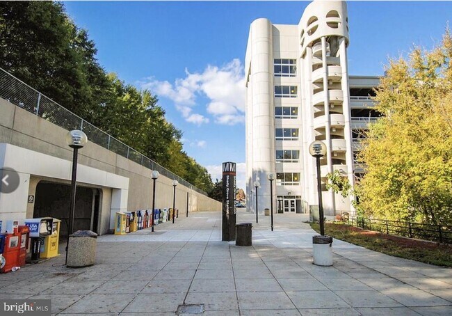 Building Photo - 8141 Needwood Rd