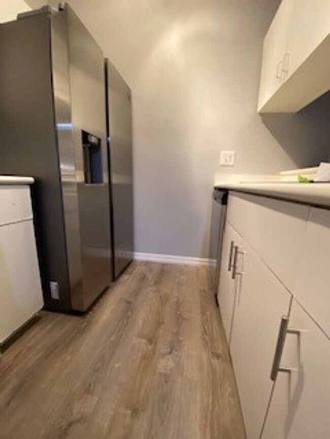 Building Photo - Ewa Beach-Palm Court: 2 Bdrm 2 Bath Townho...