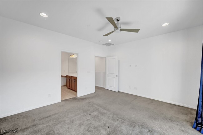 Building Photo - 985 Via Lombardi