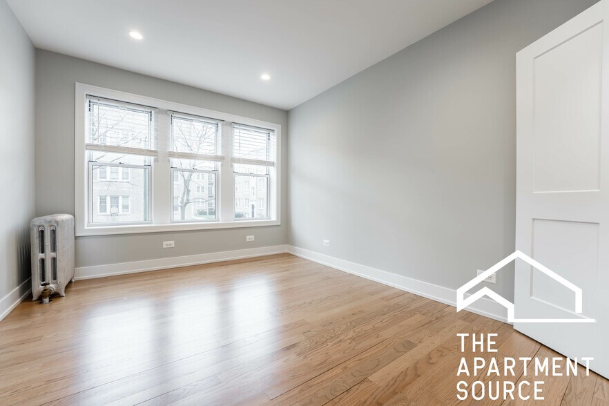 Building Photo - 1929 W Winona St