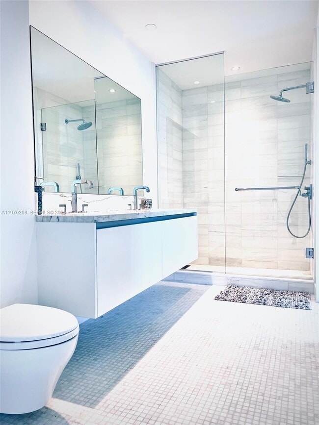 Building Photo - 700 NE 26th Terrace