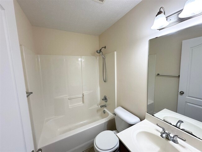 Building Photo - 3723 Woodbridge Ln