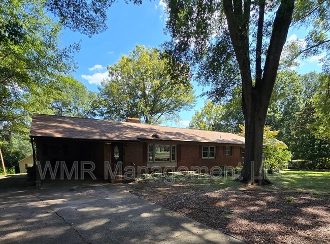 Building Photo - 420 Downey Pl