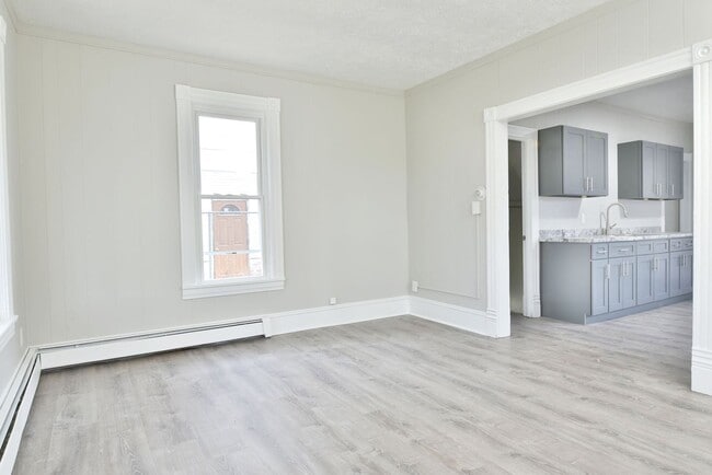 Building Photo - RENTALS AVAILABLE IN NILES