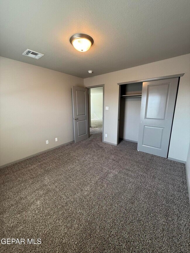 Building Photo - 14405 Eastbrook Dr
