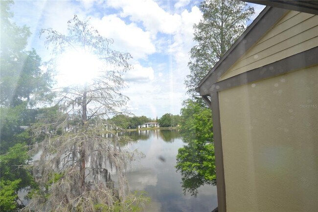 Building Photo - 284 Woodlake Wynde