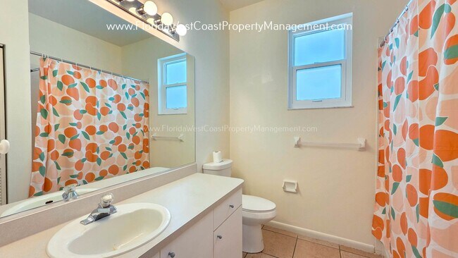 Building Photo - CUTE AND SPACIOUS 3 BEDROOM/ 2 BATH POOL HOME! NORTH PALMETTO! PET FRIENDLY!