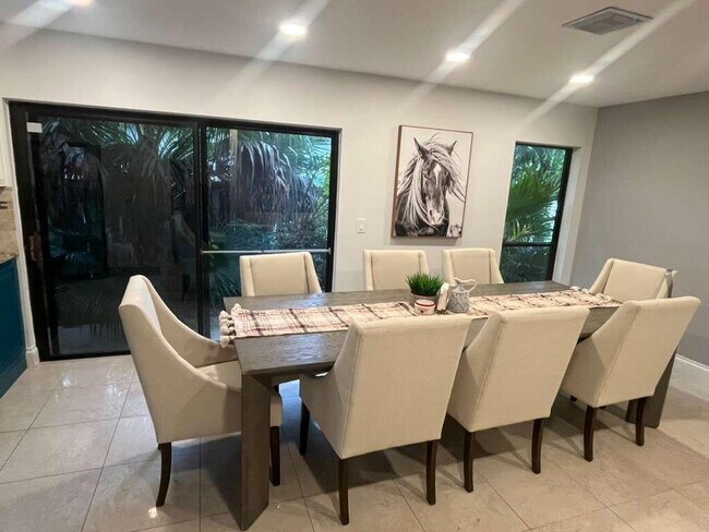 Building Photo - 12305 Sawgrass Ct