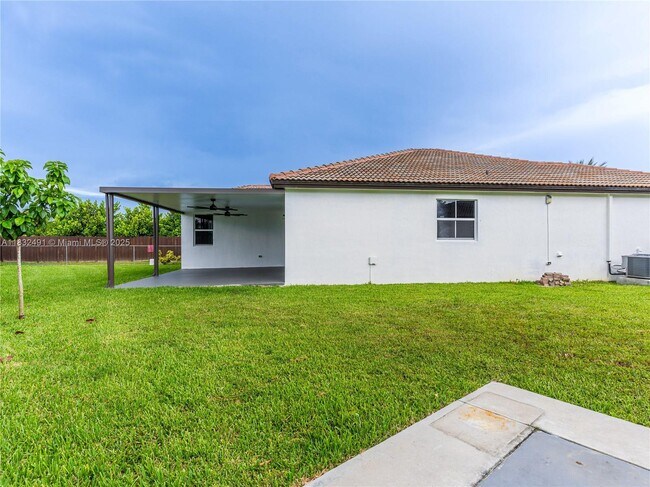 Building Photo - 28381 SW 128th Pl