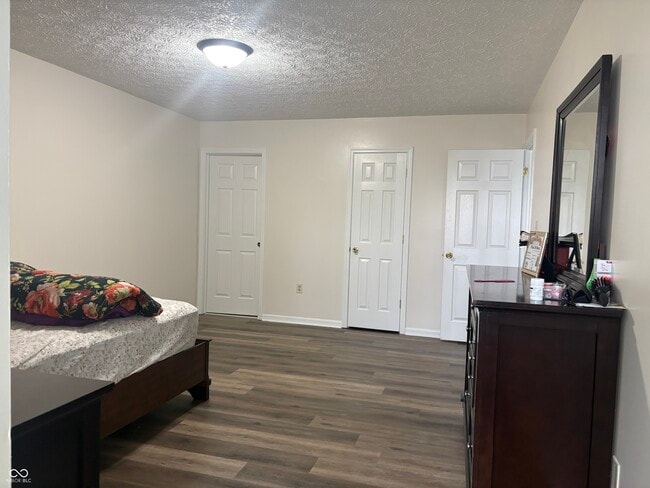 Building Photo - 7621 Orchard Village Dr