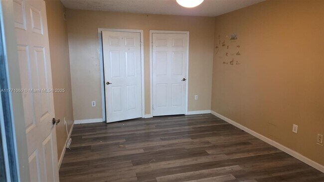 Building Photo - 462 NE 210th Cir Terrace