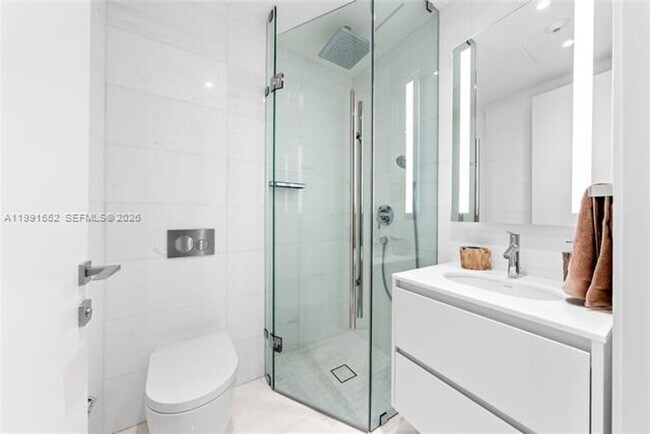 Building Photo - 300 Biscayne Blvd Way