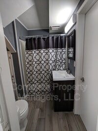 Building Photo - 213 E Main St