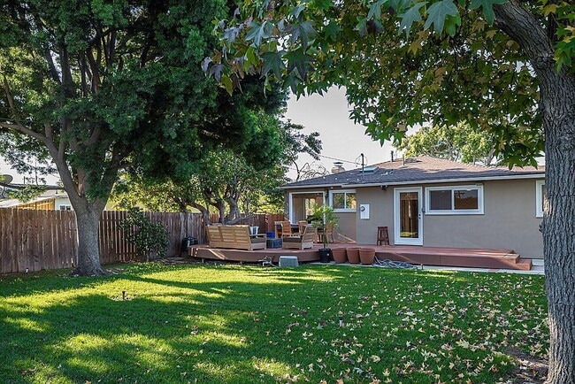 Building Photo - 3520 S Bentley Ave