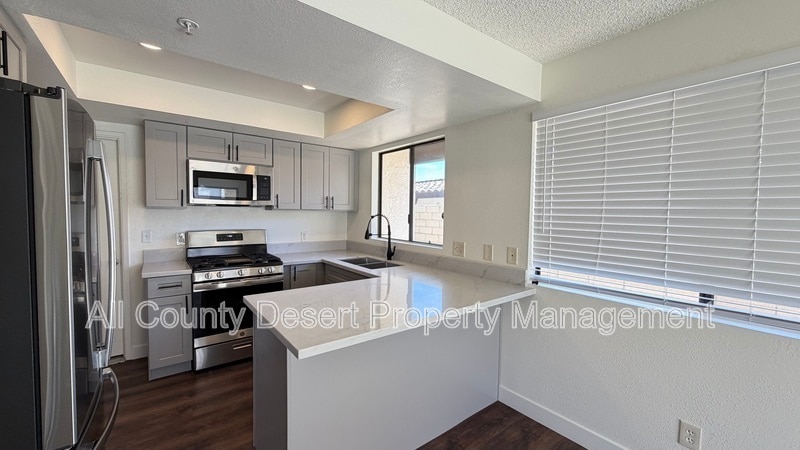 Building Photo - 32525 Canyon Vista Rd